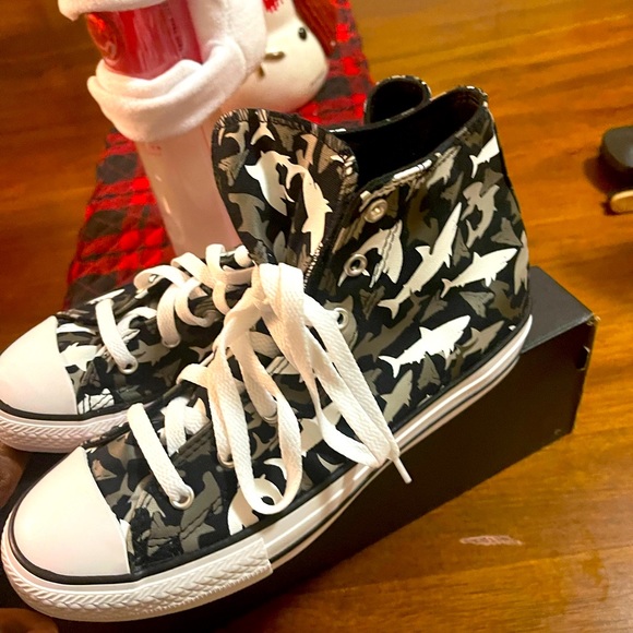Converse Other - Brand new boys size 6 youth